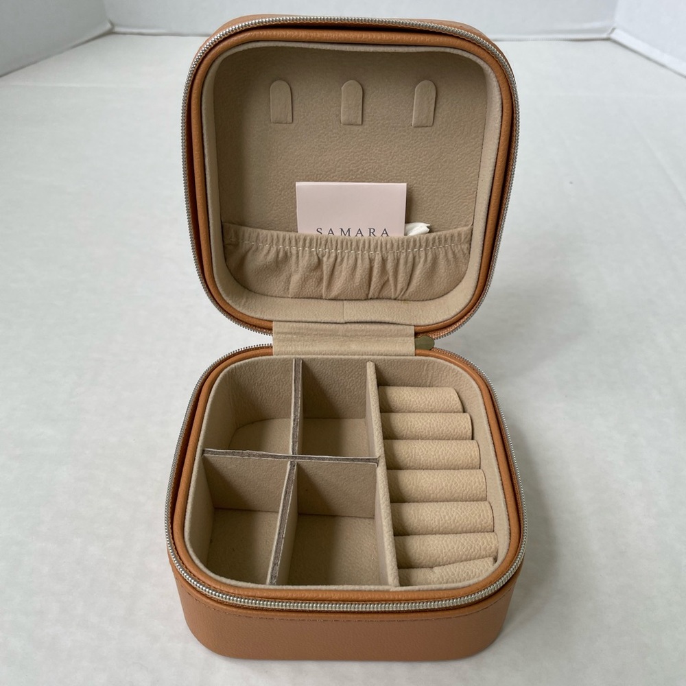 Samara The Jewelry Box Vegan Leather Tan Brown Zip Case Travel Organizer Rings
